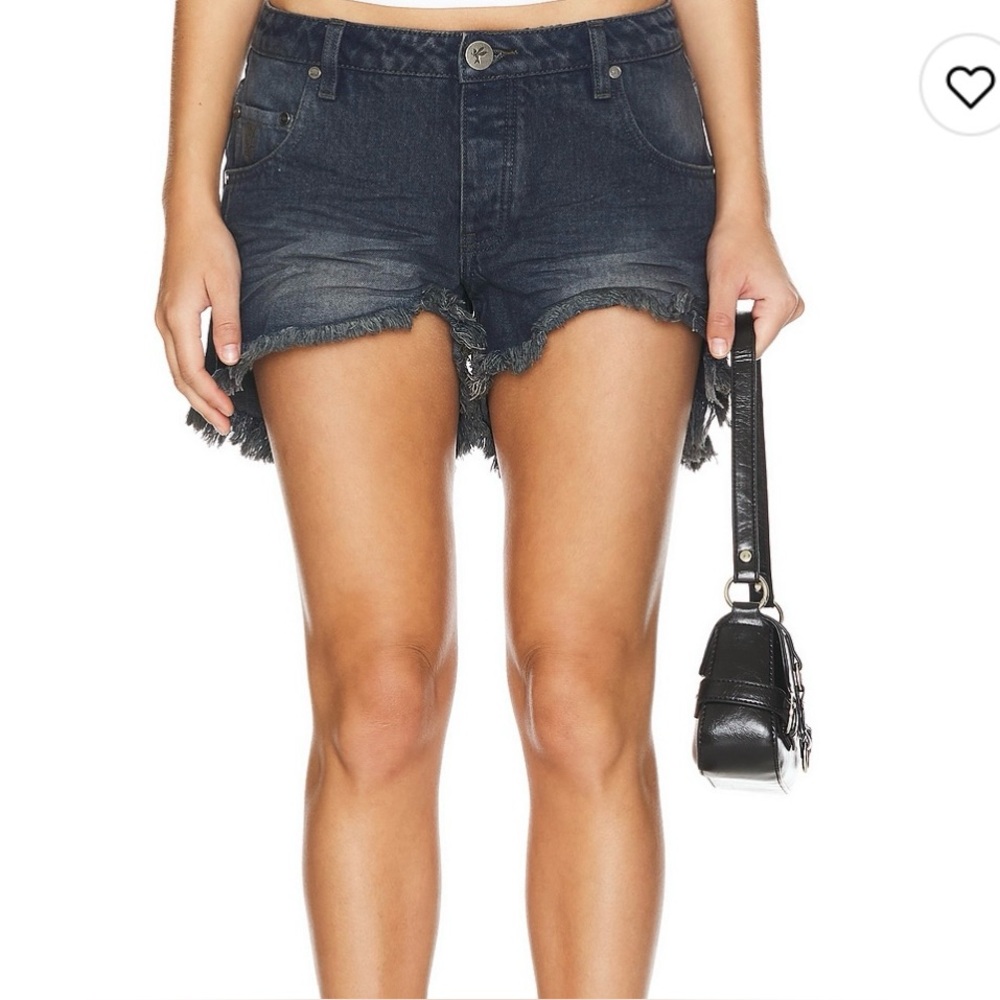 One Teaspoon Dark Blue Jean Shorts

Marlons Low Waist